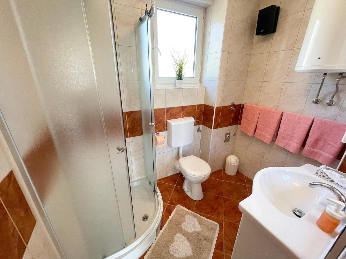Apartment Nika 1 Dramalj Bagian luar foto