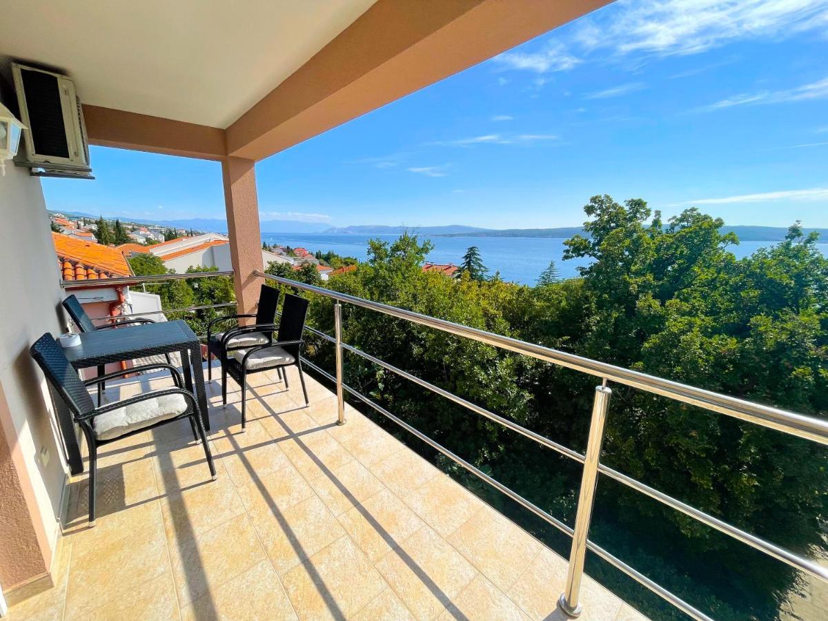 Apartment Nika 1 Dramalj Bagian luar foto