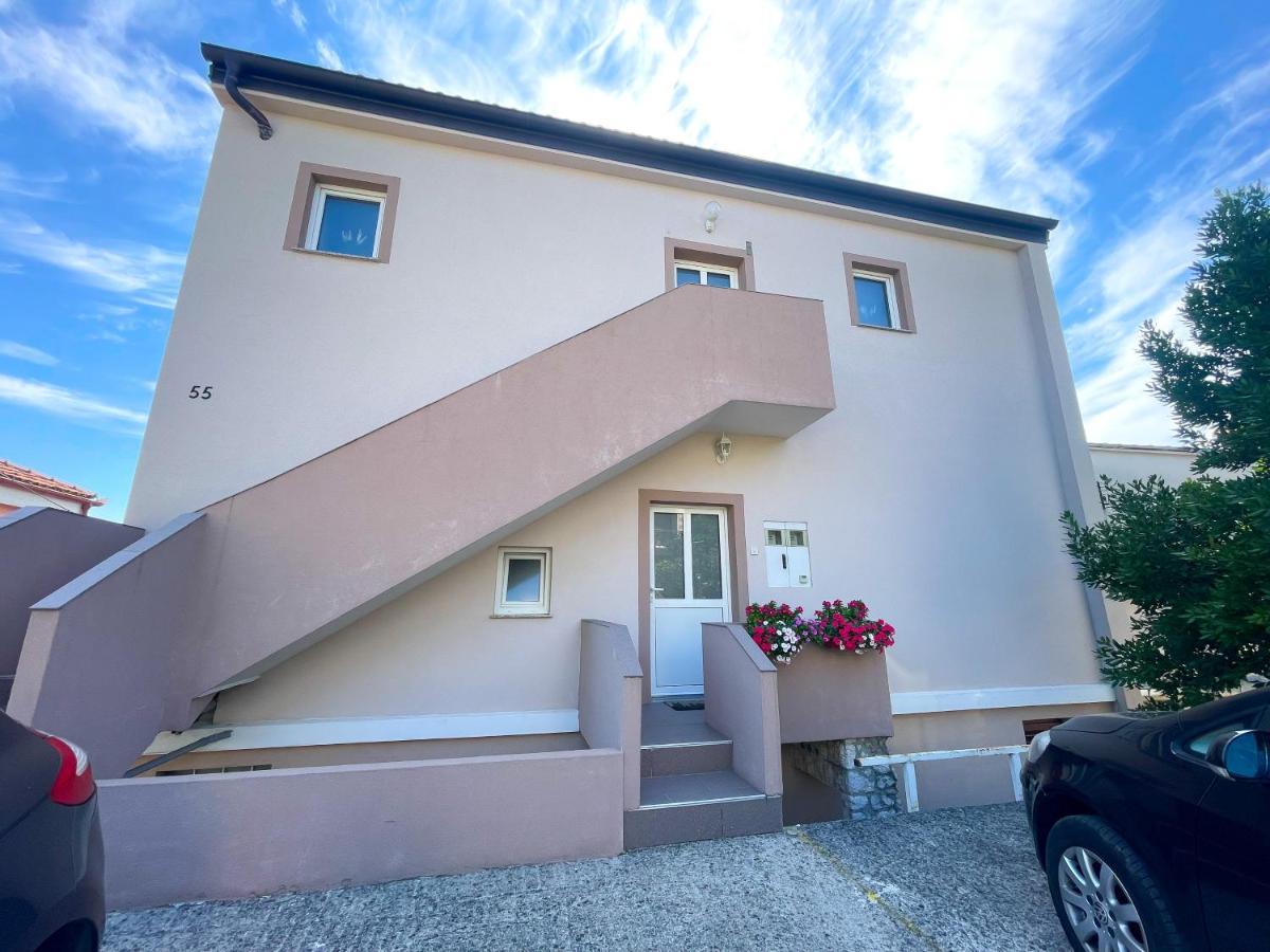 Apartment Nika 1 Dramalj Bagian luar foto